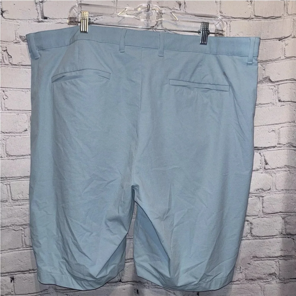 Tommy Bahama Shorts  Size 42 Teal Mint Green Golf Chino Stretch Nylon Polyester